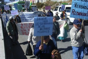 Demonstration by victims of military regimes in Bolivia (1964-82) to protest for the lack of truth, justice and reparation.