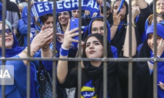 Irán: Impactante muerte de aficionada al fútbol que se prendió fuego revela impacto del desprecio hacia los derechos de las mujeres