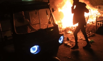 Irak: Terribles escenas mientras las fuerzas de seguridad usan medios letales para dispersar protestas en Karbala