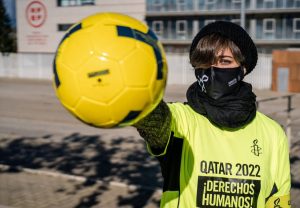A protester in front of the Spanish Soccer Federation in Madrid © © Diego Radames/SOPA Images/LightRocket via Getty Images