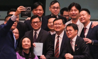 Hong Kong: Un año después de su promulgación, la Ley del Artículo 23 se usa para “normalizar” la represión