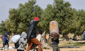 Túnez: Un año ya de detención arbitraria de defensores y defensoras de los derechos humanos que trabajan con personas refugiadas y migrantes  