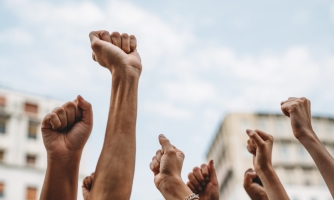 Italia: Hay que rechazar nueva ley draconiana que criminaliza la protesta pacífica y amplía el poder policial