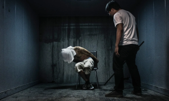 Francia: Prohibir la presencia de instrumentos de tortura en los expositores chinos de la feria de armas Milipol “envía un mensaje contundente”