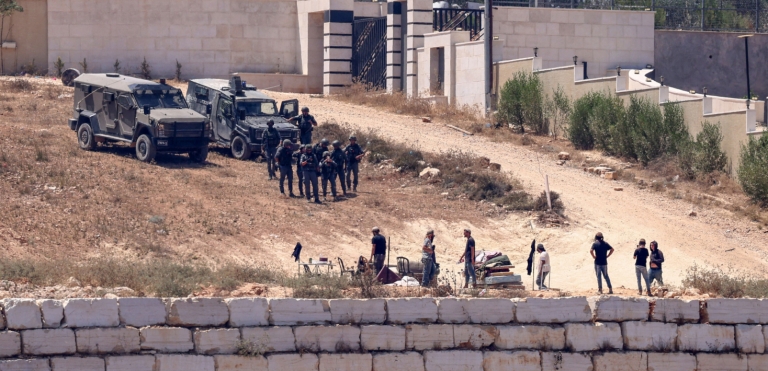 Israel y TPO: El asedio de casas palestinas indica la escalada implacable de la violencia de los colonos